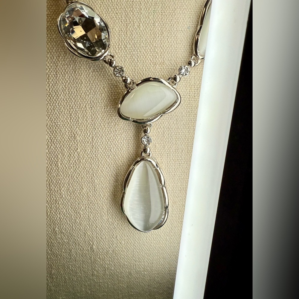 Crystal Necklace & Earrings Set Silver‎ Tone Jewelry Set - Picture 3 of 8